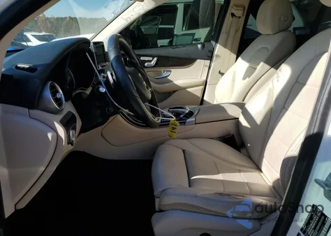 2016 Mercedes-Benz Glc 300 4Matic z USA, uszkodzony, nr VIN WDC0G4KB3GF031522